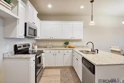 17457 Berkshire Dr, Prairieville, LA 70769