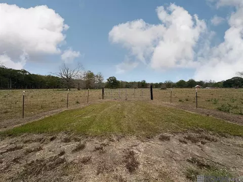 45538 Doc Ln, Saint Amant, LA 70774