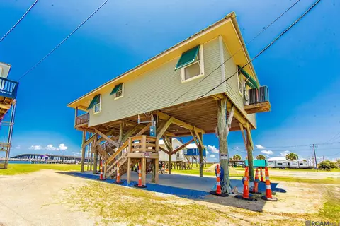 112 Starboard Ln, Grand Isle, LA 70358