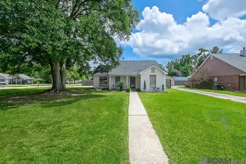 1626 Weeping Willow Dr, Denham Springs, LA 70726