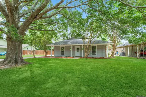 18100 Woodhaven Dr, Prairieville, LA 70769