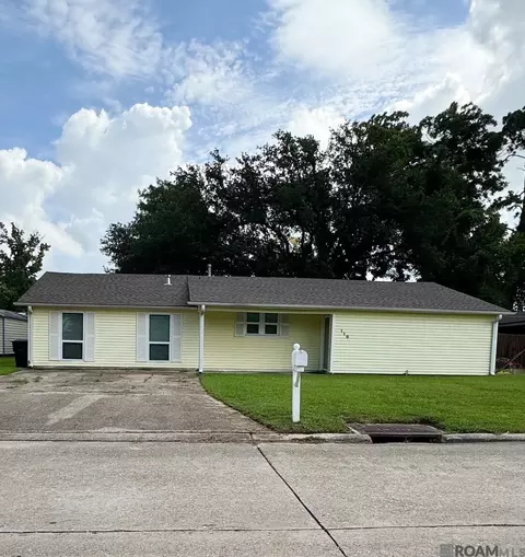 110 Clausen Rd, Belle Chasse, LA 70037