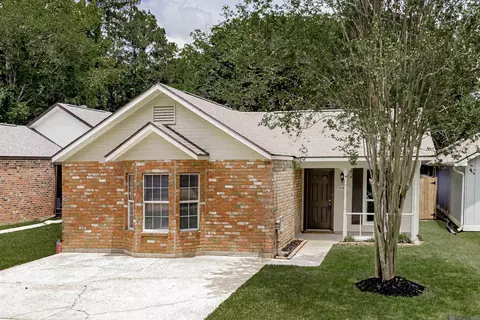 30462 Fairway View Dr, Denham Springs, LA 70726