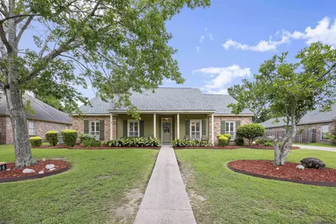 6104 Destrehan Dr, Baton Rouge, LA 70820