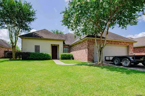 2245 Woodland Ct, Port Allen, LA 70767