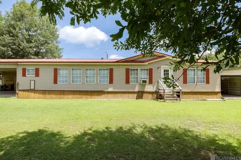 44122 Ivy Ln, Saint Amant, LA 70774