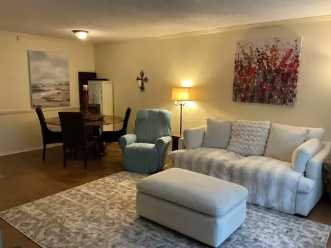 9855 Jefferson Hwy # W6, Baton Rouge, LA 70809