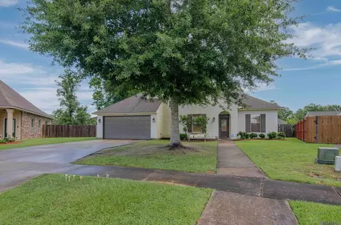 7398 Marshall Bond Dr, Zachary, LA 70791
