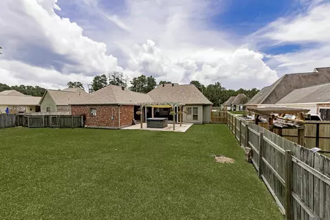 Exterior - 13351 Sunny Ln, Walker, LA 70785 photo 5 of 7
