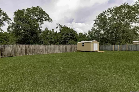 Exterior - 13351 Sunny Ln, Walker, LA 70785 photo 6 of 7
