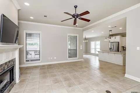 Living - 13351 Sunny Ln, Walker, LA 70785 photo 3 of 3