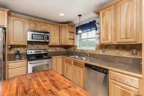 Kitchen - 142 Fox Trot Ln, Sunset, LA 70584 photo 3 of 4