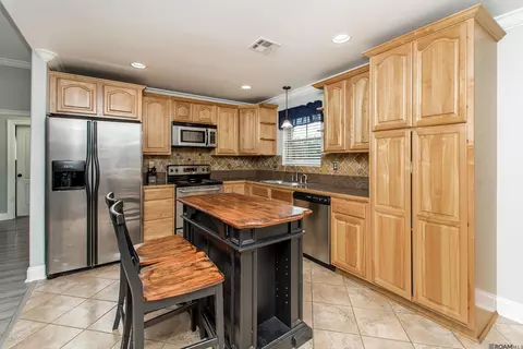 Kitchen - 142 Fox Trot Ln, Sunset, LA 70584 photo 2 of 4