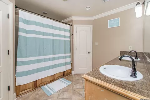 Bath - 142 Fox Trot Ln, Sunset, LA 70584 photo 3 of 3