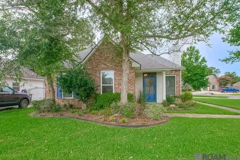 19019 W Lake Terrace Dr, Baton Rouge, LA 70817