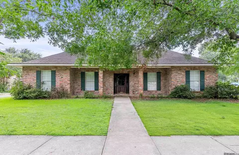 822 Woodcliff Dr, Baton Rouge, LA 70815