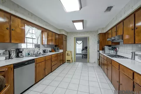 1526 Munal Dr, Baton Rouge, LA 70816