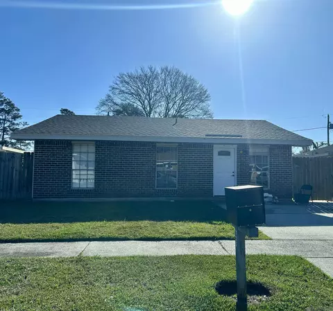 705 Hooter Rd, Bridge City, LA 70094