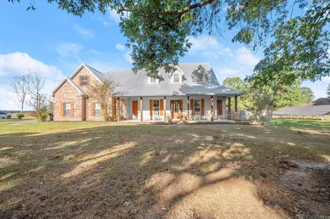 32 Archery Dr, Denham Springs, LA 70706