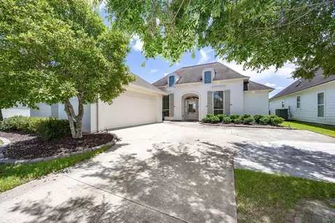 14336 Center Town Dr, Baton Rouge, LA 70810