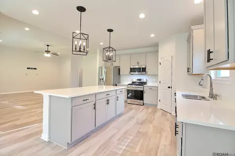 Kitchen - 74353 Turf Dr, Covington, LA 70435 photo 2 of 6