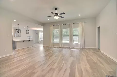Living - 74353 Turf Dr, Covington, LA 70435 photo 1 of 1
