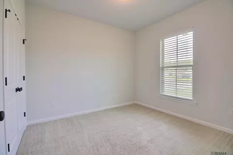 Bedroom - 74353 Turf Dr, Covington, LA 70435 photo 3 of 3