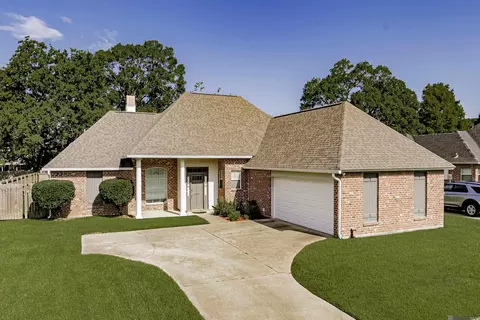 6561 Summerlin Dr, Zachary, LA 70791