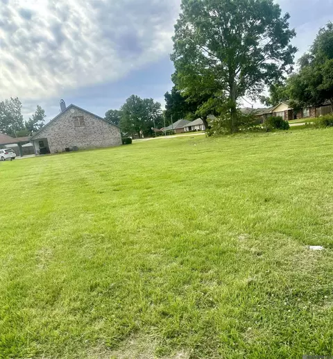 9512 Siegen Ln, Saint George, LA 70810