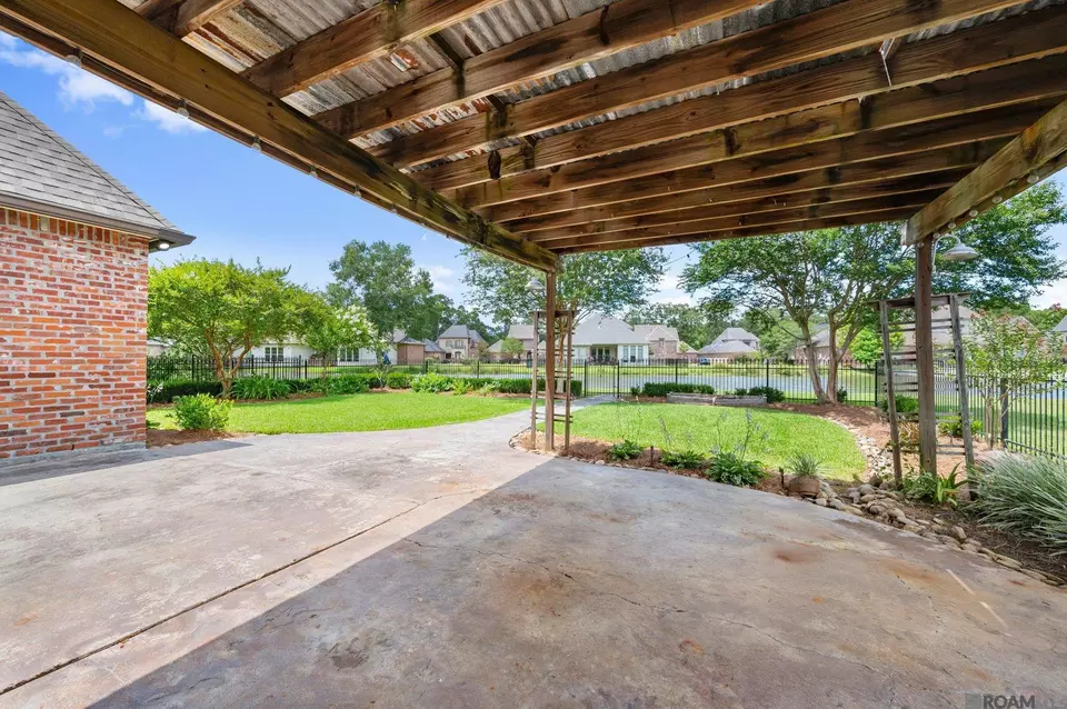 Exterior - 19537 S Harrells Ferry Rd, Baton Rouge, LA 70816 photo 4 of 7