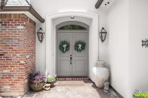Entry Way - 19537 S Harrells Ferry Rd, Baton Rouge, LA 70816 photo 1 of 3