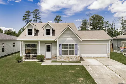 22813 Lafourche Ln, Denham Springs, LA 70726