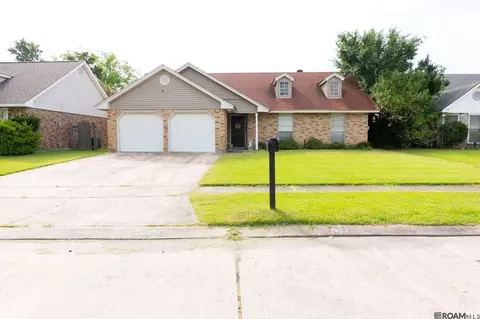 2104 Greenwood Dr, Laplace, LA 70068