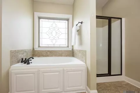 Bath - 6713 Chanango Dr, Addis, LA 70710 photo 3 of 4