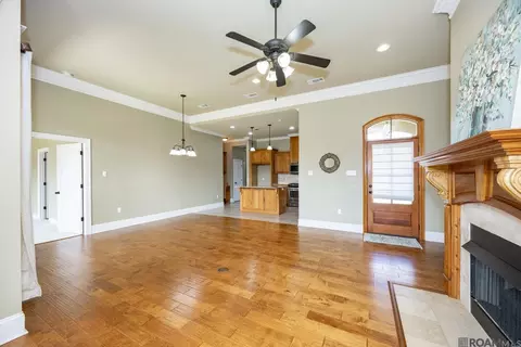 Living - 6713 Chanango Dr, Addis, LA 70710 photo 3 of 6