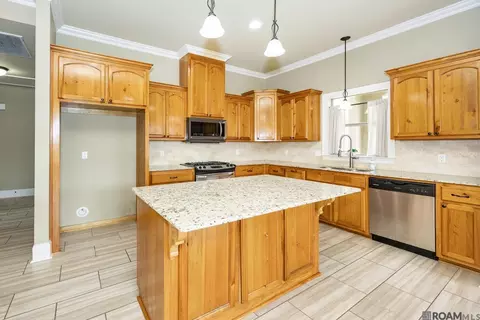 Kitchen - 6713 Chanango Dr, Addis, LA 70710 photo 2 of 3