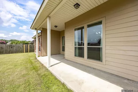 Exterior - 6713 Chanango Dr, Addis, LA 70710 photo 3 of 5