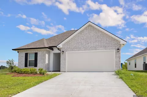 2144 Hayes Ave, Port Allen, LA 70767