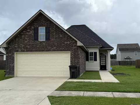 1614 W Cocodrie Dr, Gonzales, LA 70737