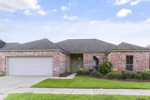 6526 Cameren Oaks Dr, Baton Rouge, LA 70817
