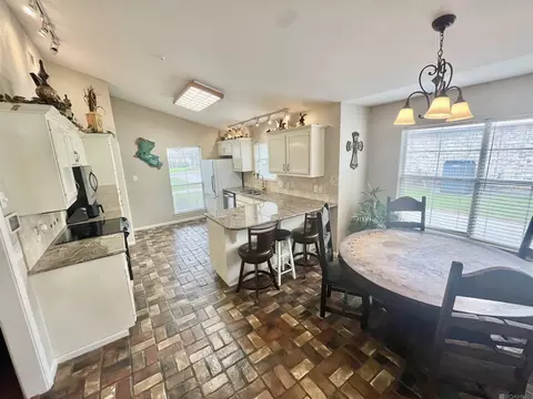 Kitchen - 13931 Lynn St, Walker, LA 70785 photo 4 of 4