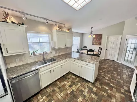 Kitchen - 13931 Lynn St, Walker, LA 70785 photo 2 of 4