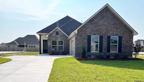 8838 Lyndanne Dr, Denham Springs, LA 70726