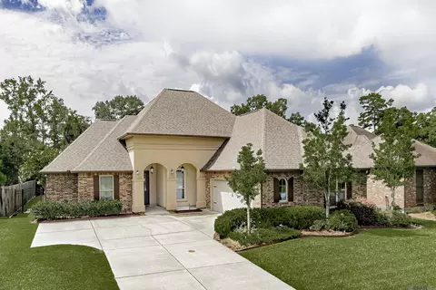8114 Superior Dr, Denham Springs, LA 70726