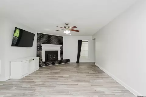 Living - 32350 Sasser Ln, Walker, LA 70785 photo 1 of 2