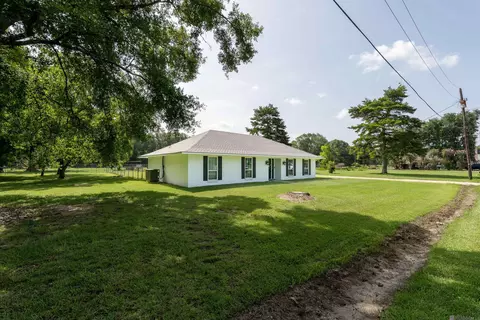 Exterior - 32350 Sasser Ln, Walker, LA 70785 photo 2 of 10