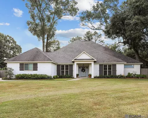 8896 Myrtle Hill Dr, Saint Francisville, LA 70775