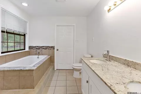Bath - 7136 Walker Dr, Baker, LA 70714 photo 1 of 3