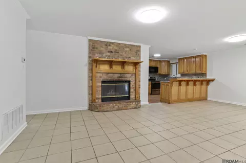Living - 7136 Walker Dr, Baker, LA 70714 photo 1 of 3