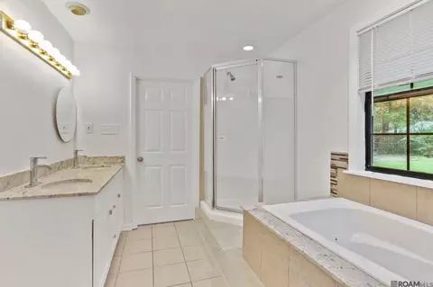 Bath - 7136 Walker Dr, Baker, LA 70714 photo 2 of 3